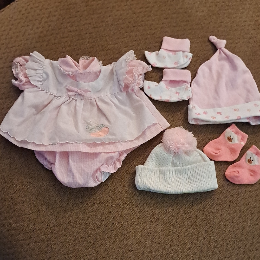 Vintage Cradle Togs Girls 0-6 Mos Gingham Newborn Dress, Infant Hats & Booties